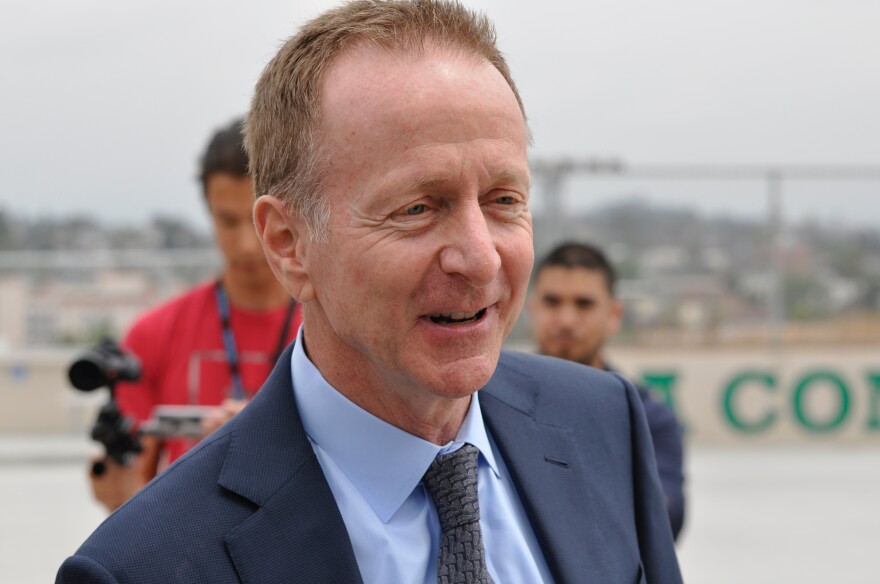 Austin Beutner Mounts Challenge to Karen Bass, Promising Reset for an “Adrift” Los Angeles